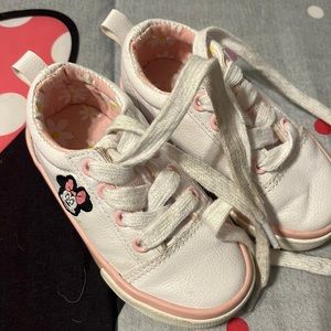 Size 6T Minnie Mouse tennis shoes barely worn!